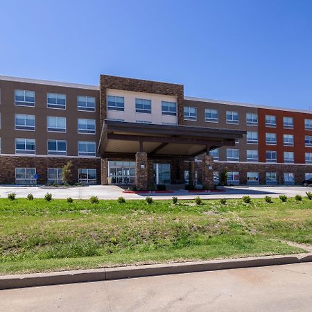 Holiday Inn Express & Suites Blackwell By Ihg Exterior photo